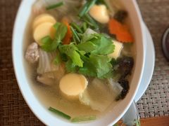 -Chom Cafe and Restaurant