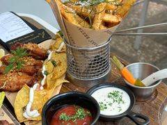 -Mark&Mars Restaurant