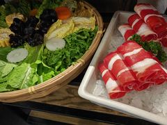 -尚尚仙·酸汤猪手·猪肚鸡火锅(华联万柳购物中心店)