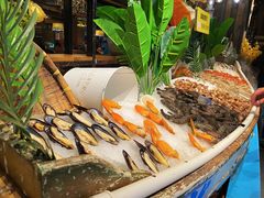 -领鲜活海鲜榴莲自助火锅(东门店)