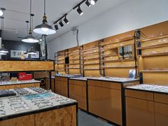 -罗伯特眼镜·蔡司官方授权(罗湖国贸店)