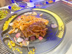 -山野的朋友露营炭火烤肉