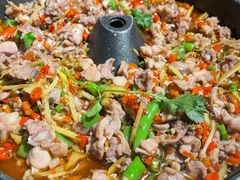 -兔行天下-鸿鹤鲜锅兔(中海国际店)