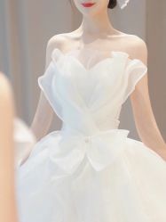 -不晚国际婚纱礼服