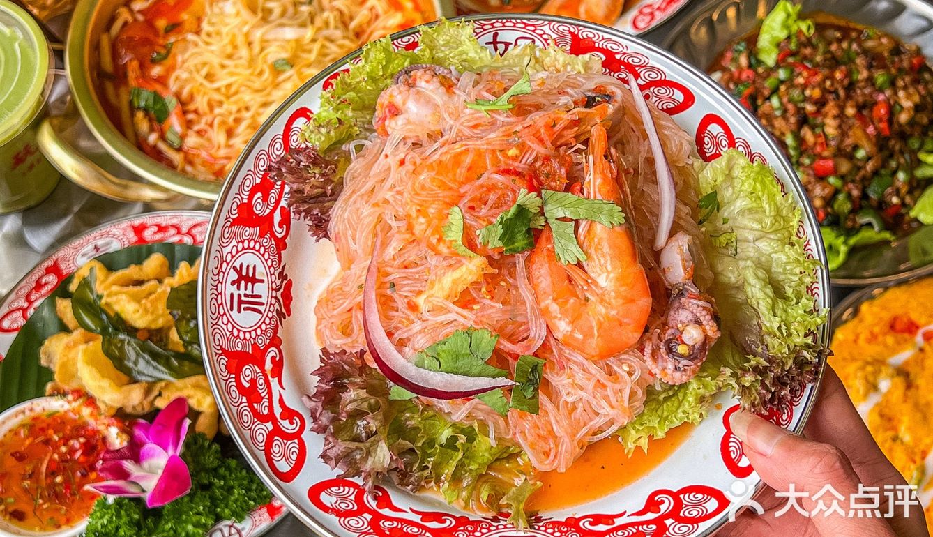 厨师都是泰国人的大排档味道太正了 太羡慕了
