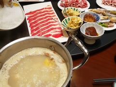 -余欢领鲜火锅(新街口店)