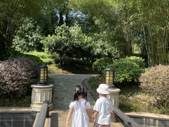 -湖北文旅洪宾红莲湖酒店