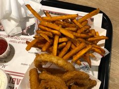 -The Habit Burger Grill 哈比特汉堡(复兴soho店)
