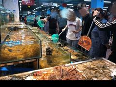 -渔人湾码头海鲜市场负二楼