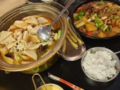 -满格嗦新疆椒麻鸡火锅.炒米粉(川大江安校区店)