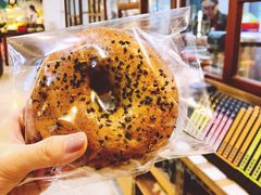 黑糖黑芝麻贝果-好,丘(信义店)