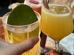 -毛毛虫酒吧