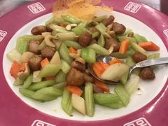 西芹腰果炒肉丁-稻香酒家·33年老字号·港式粤菜(富邦中心店)