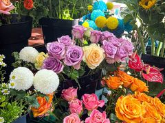 -何兮花店·气球派对鲜花店(马桥银春路万科城店)
