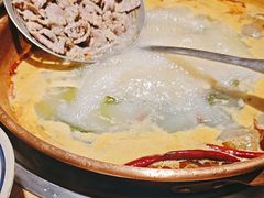 -洱火云南酸菜牛肉火锅(石景山当代商城店)