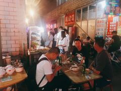 -许西美食一条街