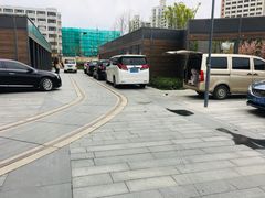 -徐汇日月光地下停车场