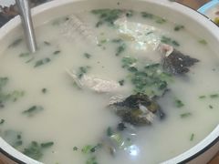 -美顺香食府鱼头老店(雪野湖店)