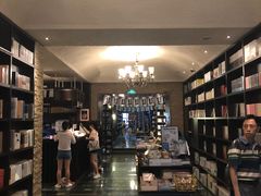 -钟书阁(松江泰晤士小镇店)