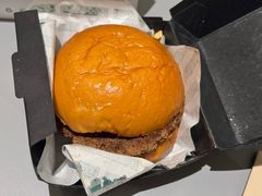 招牌安格斯纯牛蛋堡-EGG BOMB(浦东国际机场S2卫星厅店)