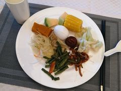 -凤冠假日酒店自助餐