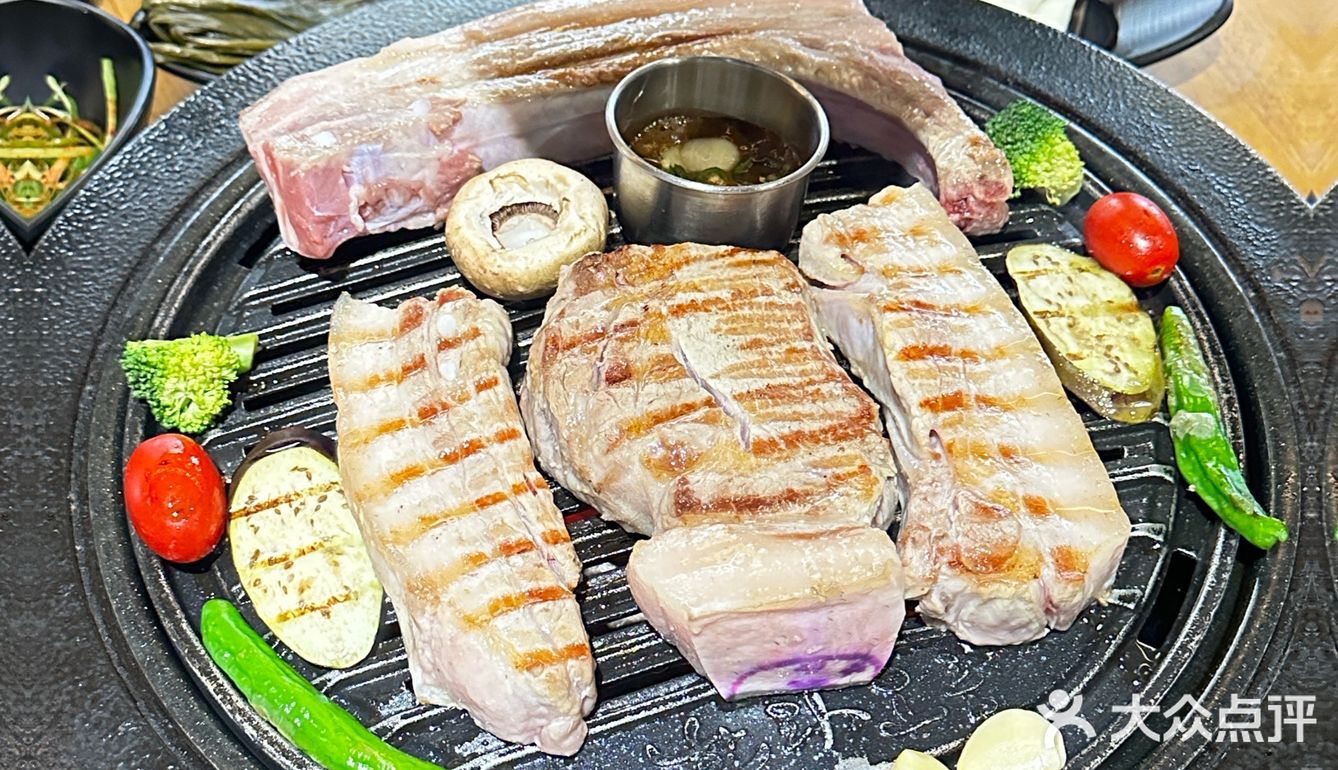 🇰🇷济州岛好吃的黑猪肉。。。(保健路篇)