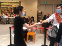 等位区-海底捞火锅(龙湖三千集店)