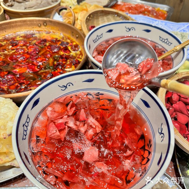 独属云南人的鲜花锅底在北京也吃到啦！  