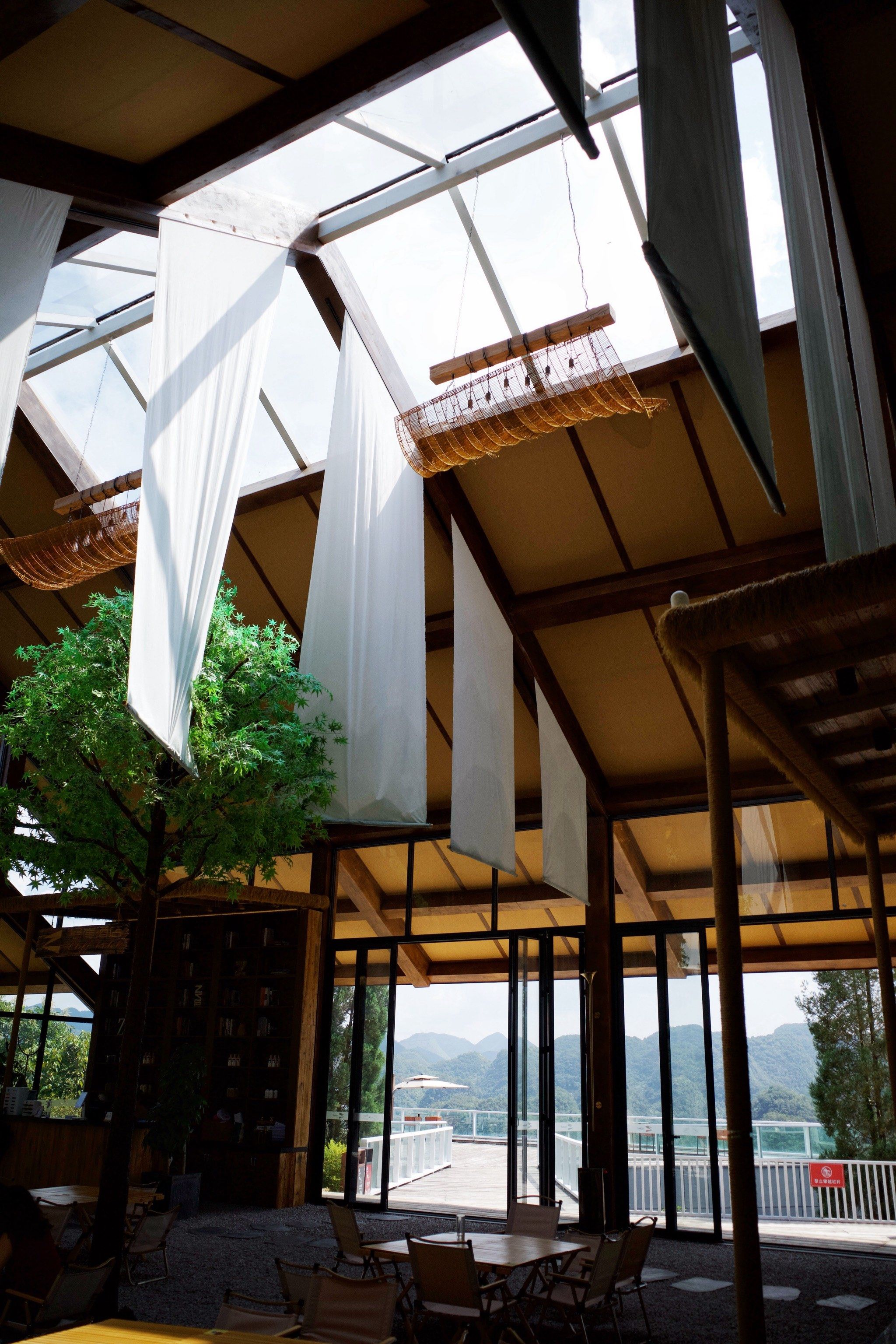 贵州|兴义酒店推荐 深山里的悬崖酒店