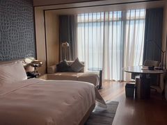 -深圳国际会展中心希尔顿酒店(前海华发冰雪世界店)