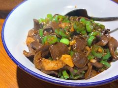 青椒炒牛肝菌-炊烟小炒黄牛肉(东庆街店)