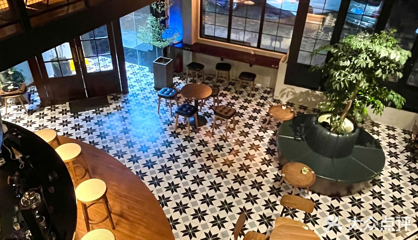 氛围感满满的复古咖啡店