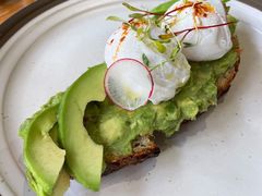 牛油果温泉蛋吐司-O'mills Sourdough Bakery&Bistro(永嘉路店)