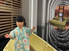 -涨巢·潮玩水疗局