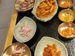 -臻牛烤肉