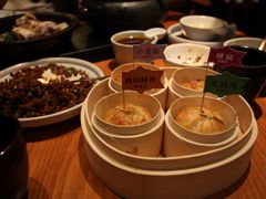 四喜临门破酥包-云海肴·汽锅鸡·云南菜(天山百盛优客店)