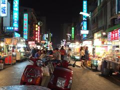 -六合夜市