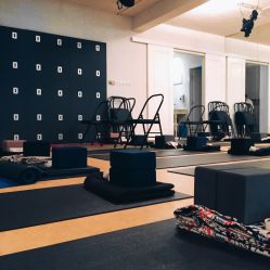 -无界瑜伽普拉提