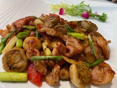 香煎口蘑脆爽肉-周三的情书花园餐厅(江北店)