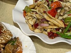 -三亚火车头万人海鲜广场