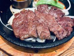 -玛格萝妮比萨屋(四平店)