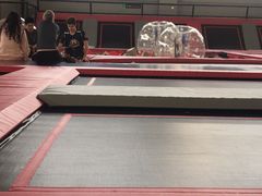 -莱茵体育生活馆