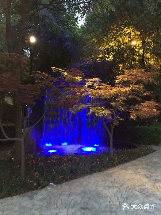 热带风暴水上乐园门面图片