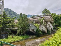 -四川汶川特大地震漩口中学遗址