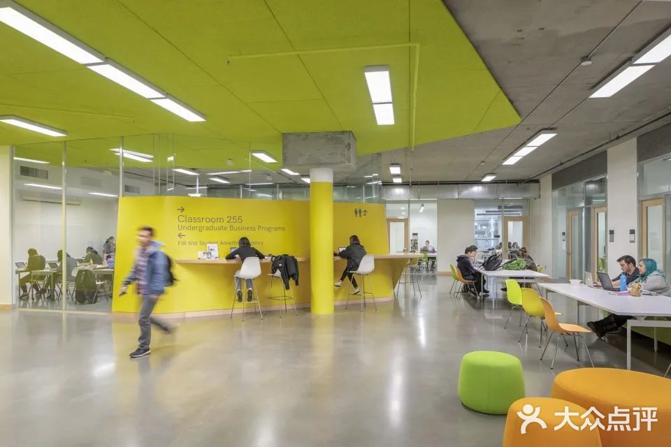 能够临建的场地只有1.1米~3.4米