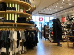 -lululemon(上海浦东IFC店)