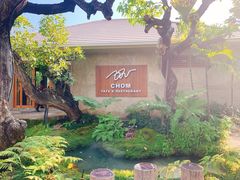 -Chom Cafe and Restaurant