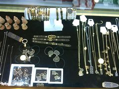 -万物奢潮中古奢侈品(青岛店)