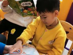 -抱抱熊托育中心(大悦城店)