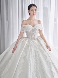 -Renee芮亦婚纱(原丽莎)
